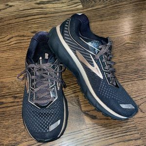 Brooks Ghost 12
